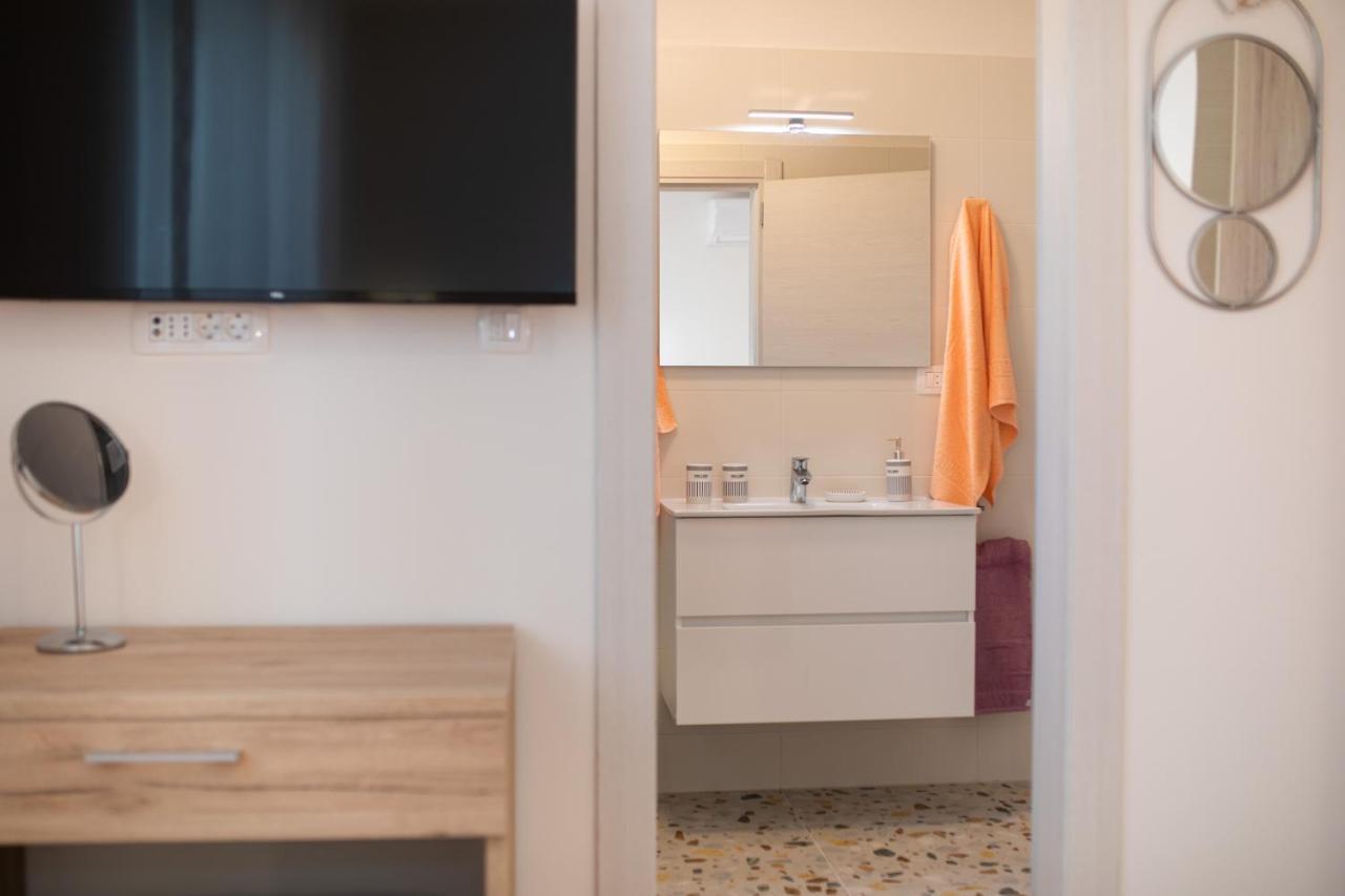 Apartman Ivona Na 1. Katu Malinska Exterior photo